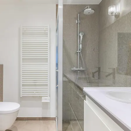 Bastille - Elegant Duplex Loft -6p *