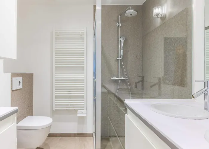 Bastille - Elegant Duplex Loft -6p *