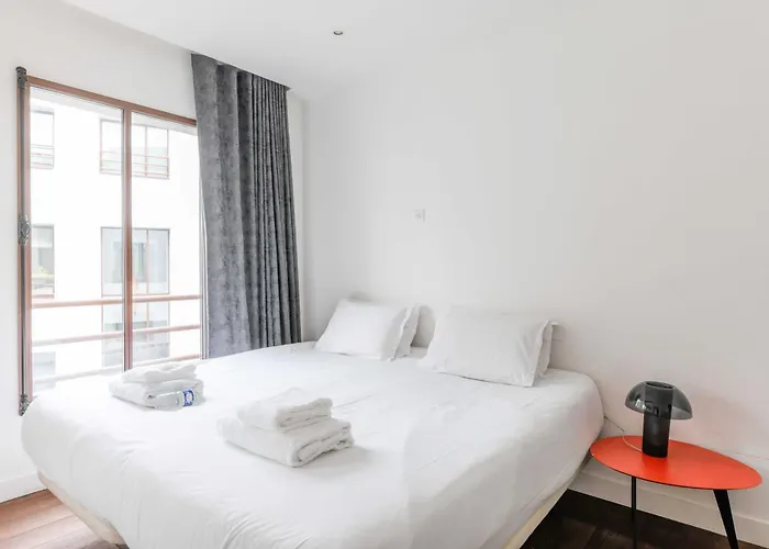 Bastille - Elegant Duplex Loft -6p Paris