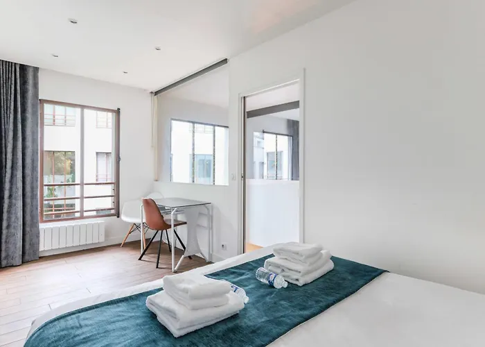 Bastille - Elegant Duplex Loft -6p * Paris